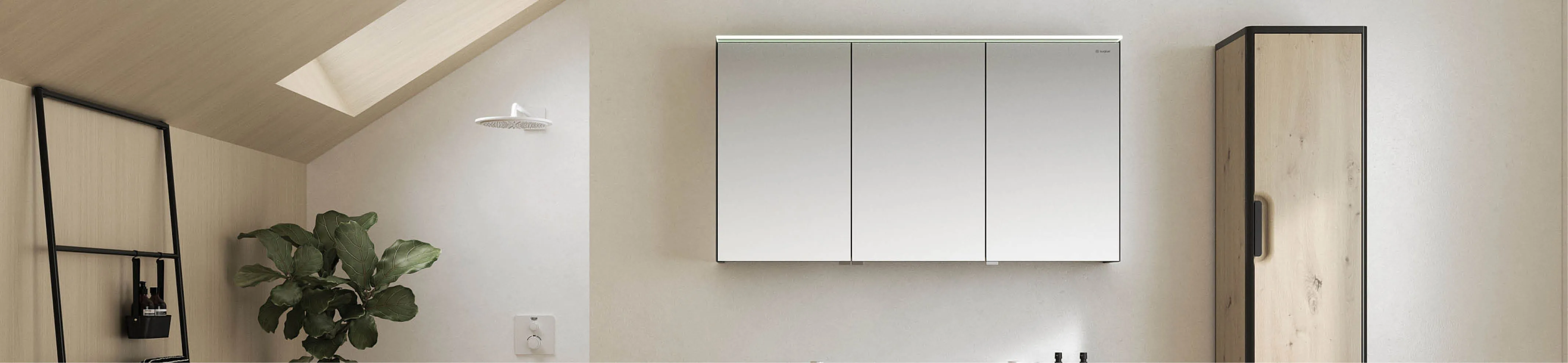 Header mit großem Spiegelschrank mit Leuchtspiegel in einem modernem Badezimmer.